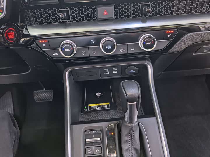 Фото 14 - Honda CR-V