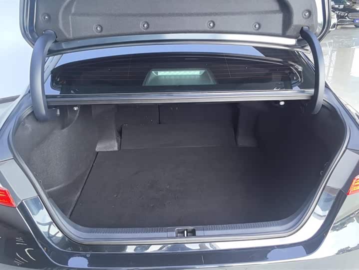 Фото 4 - Toyota Camry