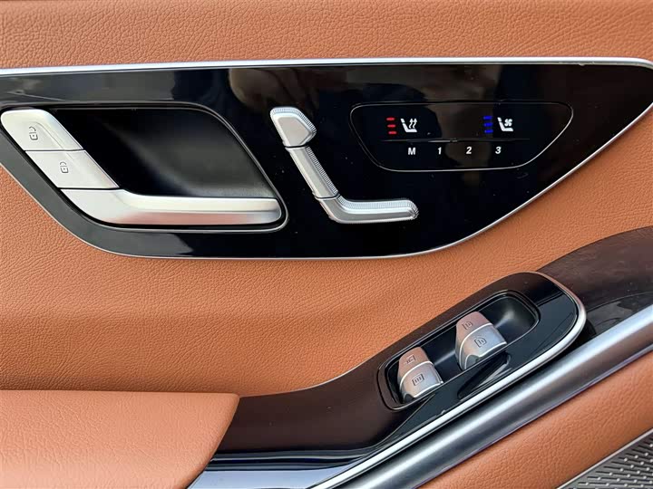 Фото 18 - Mercedes-Benz S-Class