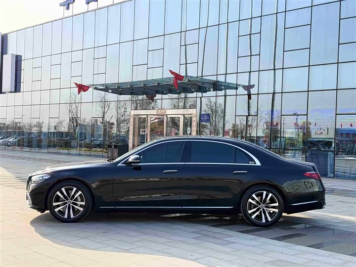 Фото 24 - Mercedes-Benz S-Class