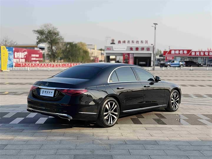 Фото 25 - Mercedes-Benz S-Class