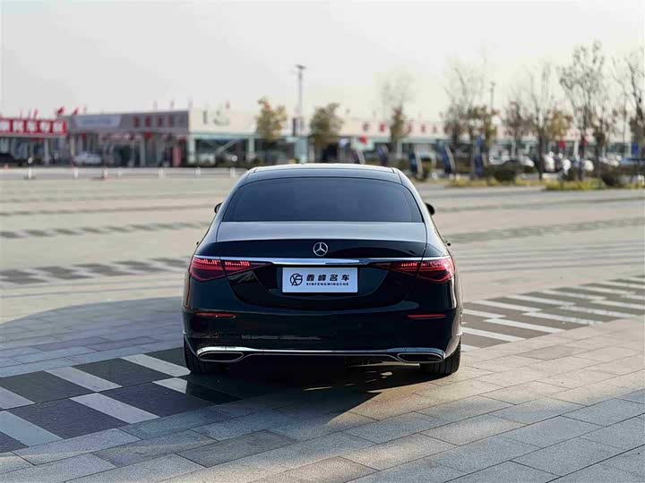 Фото 26 - Mercedes-Benz S-Class