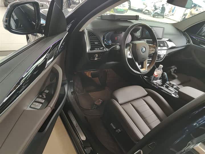 Фото 16 - BMW iX3