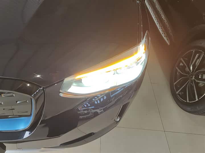 Фото 24 - BMW iX3