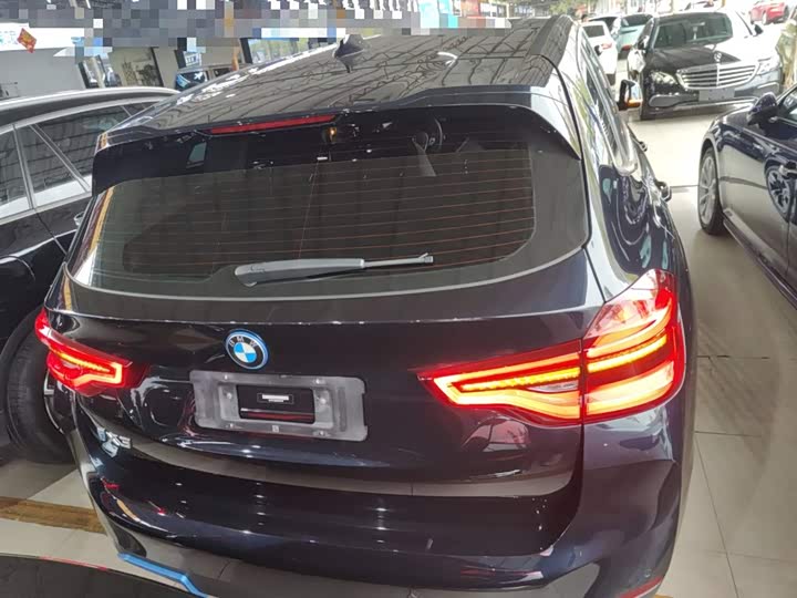 Фото 6 - BMW iX3
