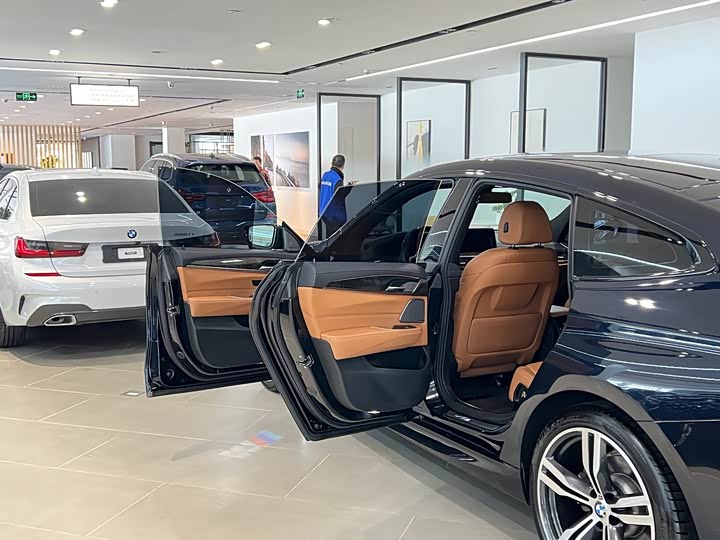 Фото 5 - BMW 6 Series GT