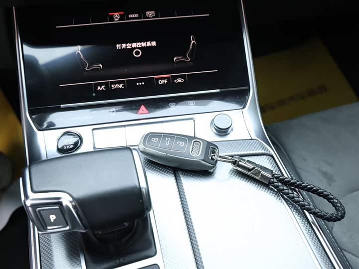 Фото 10 - Audi A6L