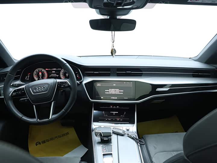 Фото 13 - Audi A6L