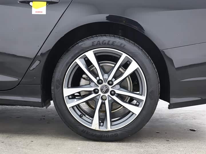 Фото 7 - Audi A6L