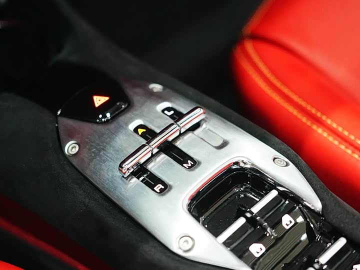 Фото 15 - Ferrari 296