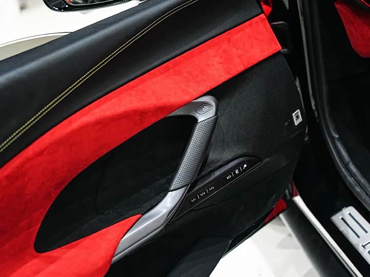 Фото 18 - Ferrari 296