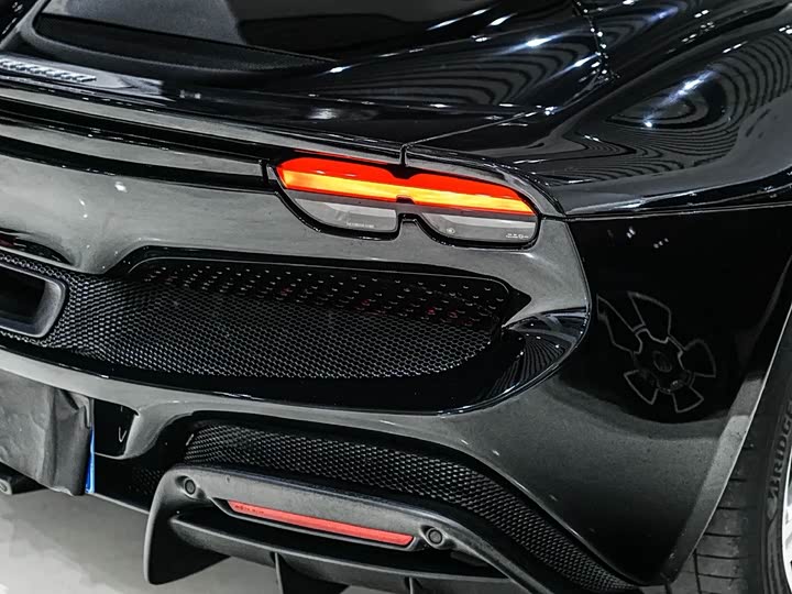 Фото 6 - Ferrari 296