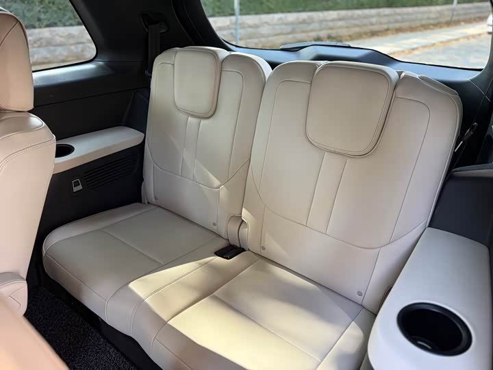 Фото 7 - LiXiang One