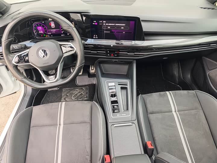 Фото 11 - Volkswagen Golf