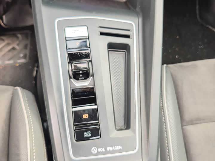 Фото 12 - Volkswagen Golf