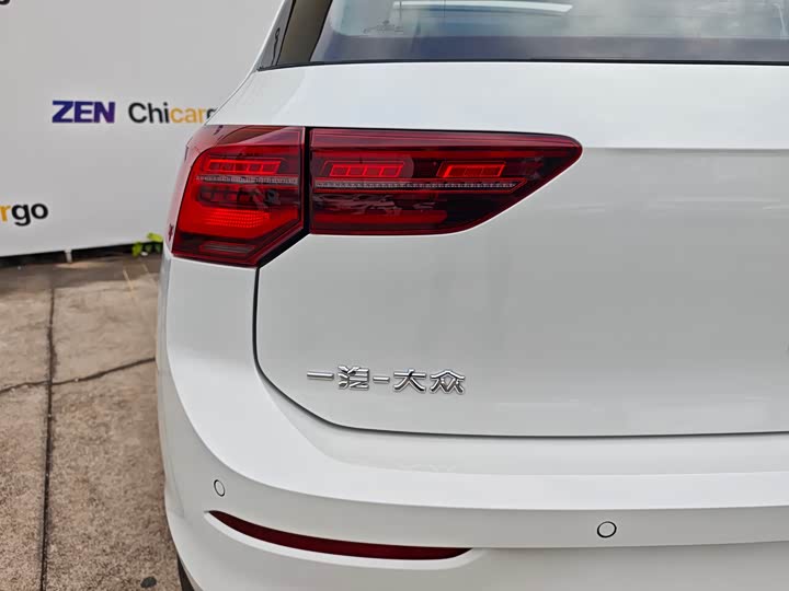 Фото 14 - Volkswagen Golf