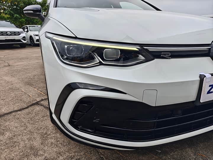 Фото 15 - Volkswagen Golf