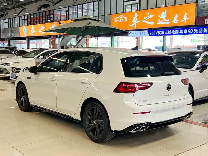 Фото 17 - Volkswagen Golf