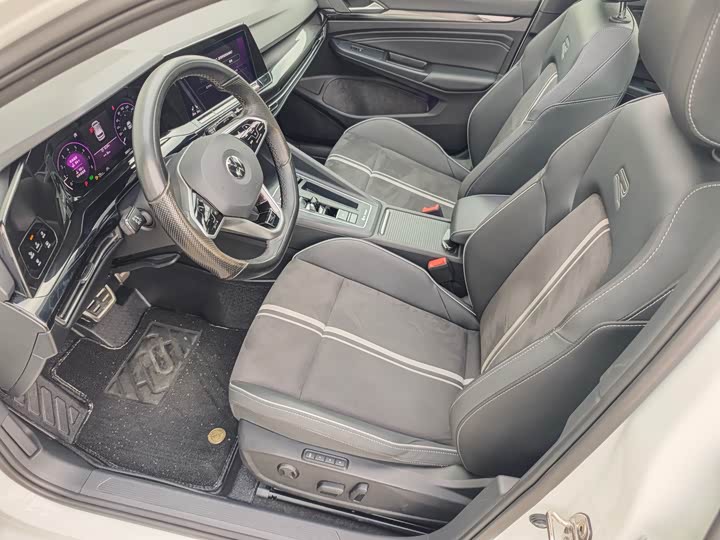 Фото 7 - Volkswagen Golf