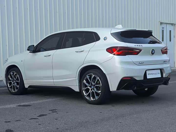 Фото 8 - BMW X2