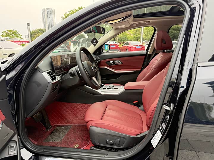 Фото 14 - BMW 3 Series