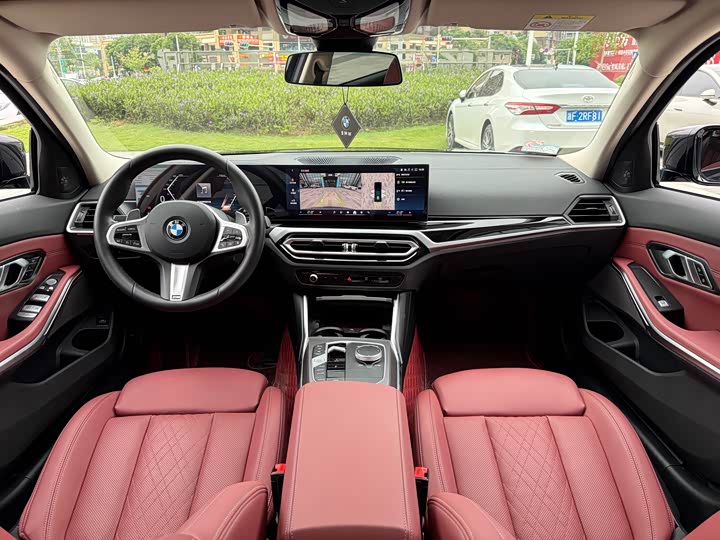 Фото 18 - BMW 3 Series