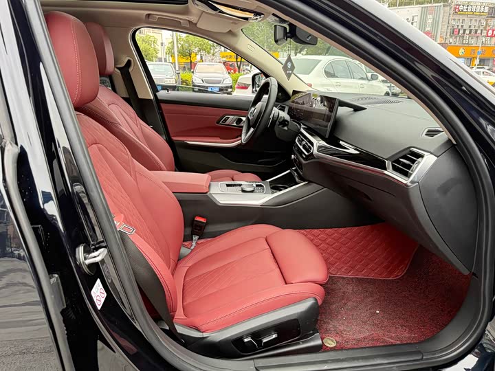 Фото 23 - BMW 3 Series