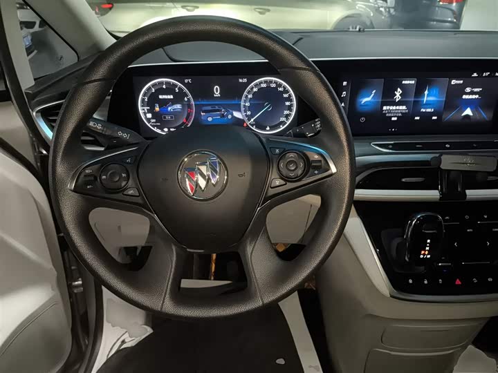 Фото 10 - Buick GL8 ES