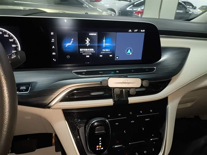 Фото 12 - Buick GL8 ES