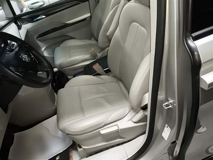 Фото 14 - Buick GL8 ES