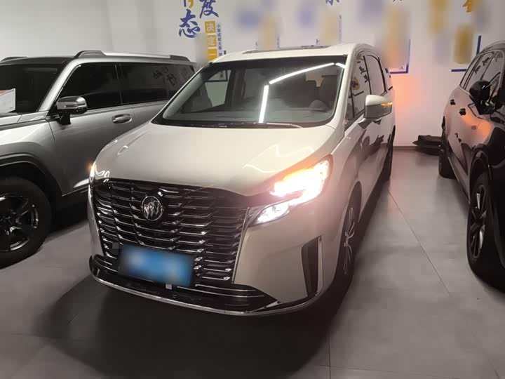 Фото 2 - Buick GL8 ES