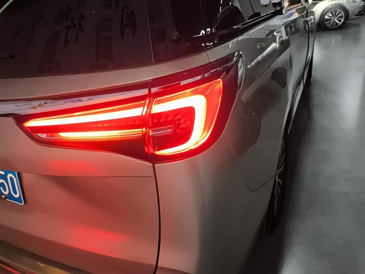 Фото 7 - Buick GL8 ES