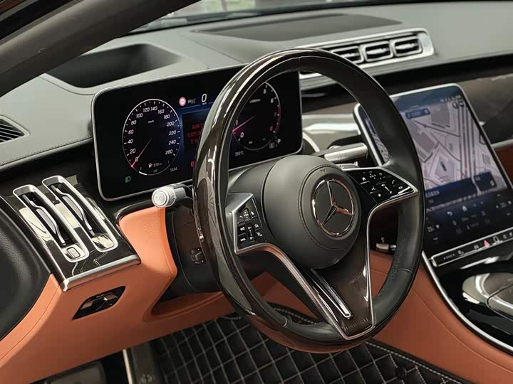 Фото 10 - Mercedes-Benz Maybach S-Class