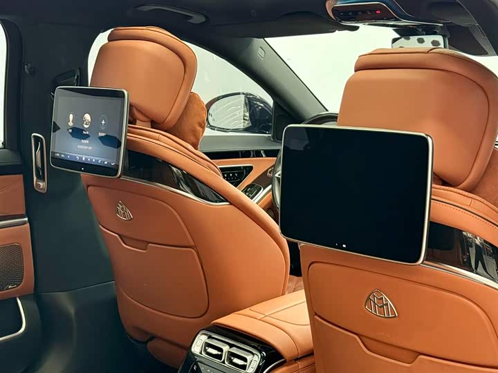 Фото 17 - Mercedes-Benz Maybach S-Class