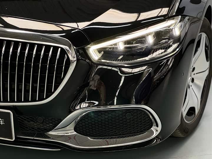 Фото 4 - Mercedes-Benz Maybach S-Class