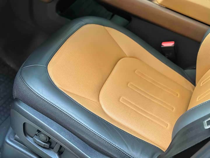 Фото 17 - Land Rover Defender