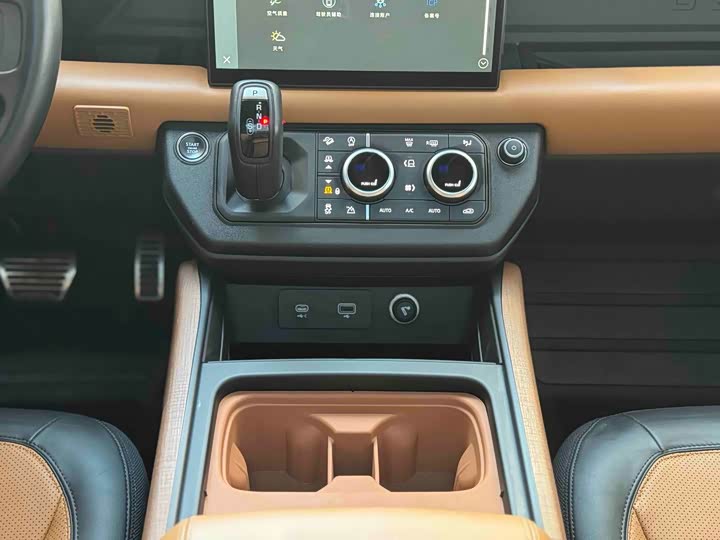 Фото 27 - Land Rover Defender