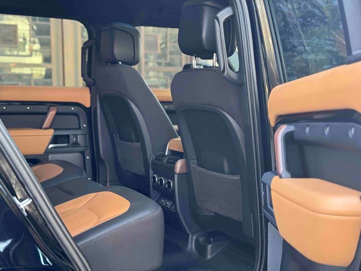 Фото 31 - Land Rover Defender