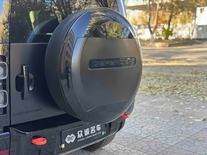 Фото 33 - Land Rover Defender