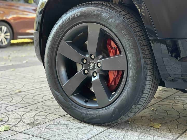 Фото 8 - Land Rover Defender