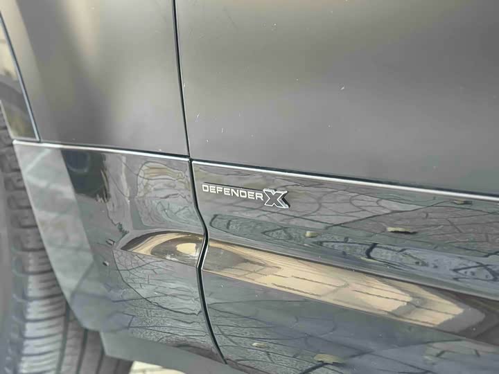 Фото 9 - Land Rover Defender