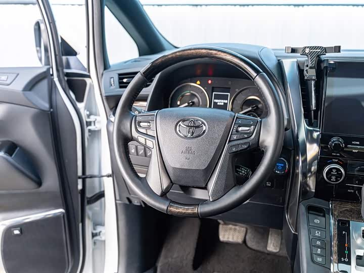 Фото 12 - Toyota Alphard