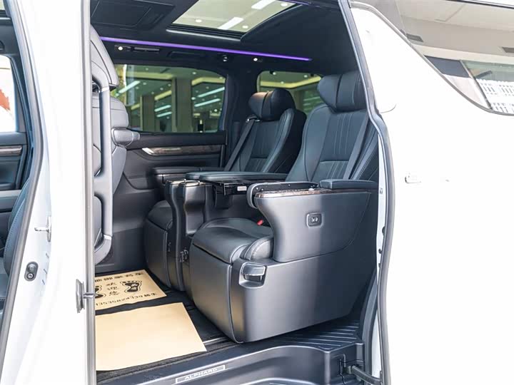 Фото 17 - Toyota Alphard