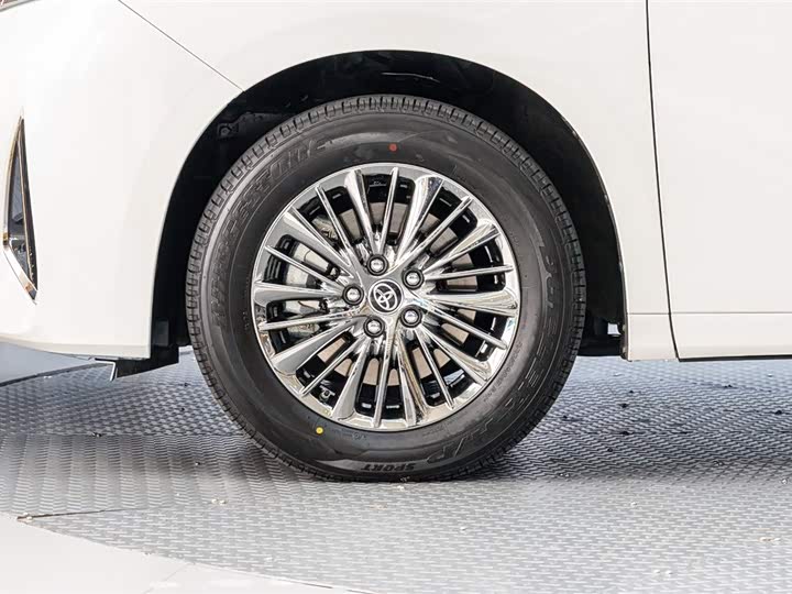 Фото 8 - Toyota Alphard