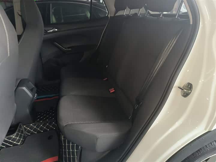 Фото 17 - Volkswagen T-Cross