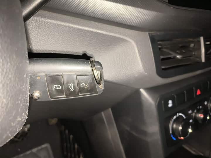 Фото 9 - Volkswagen T-Cross