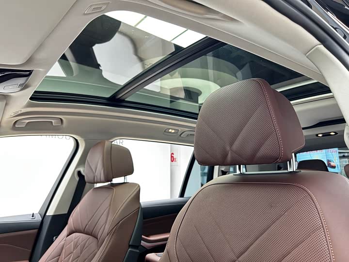 Фото 13 - BMW X7