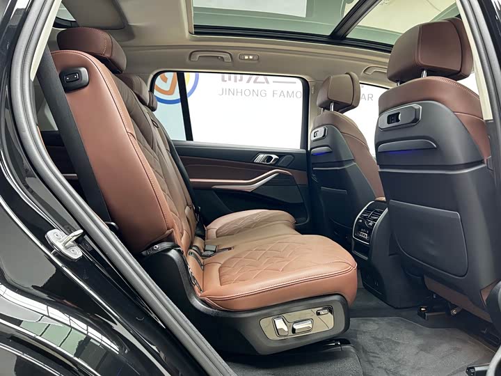 Фото 22 - BMW X7