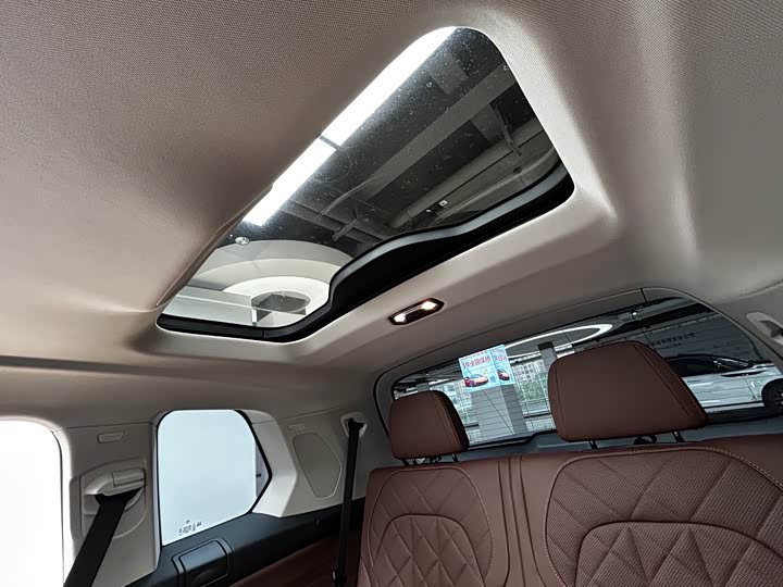 Фото 25 - BMW X7