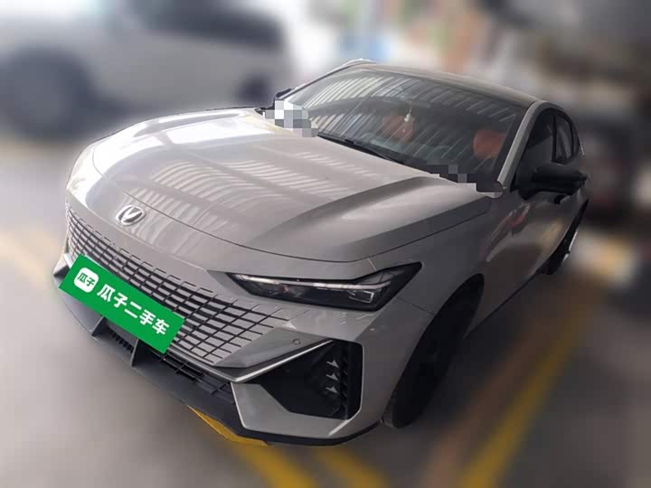 Фото 1 - Changan UNI-V